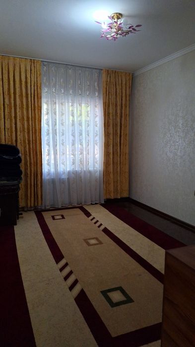 Срочно продаётся 3х комнатна квартира. 8-микрорайон