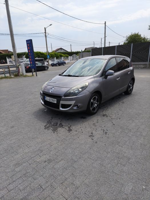 Vând Renault Scenic