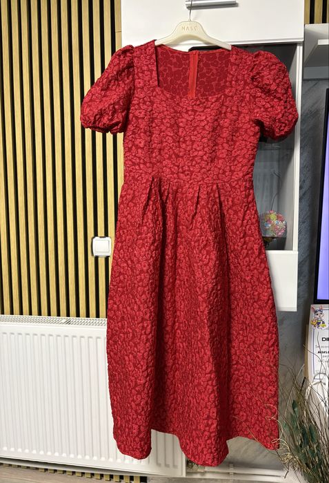 Rochie midi eleganta