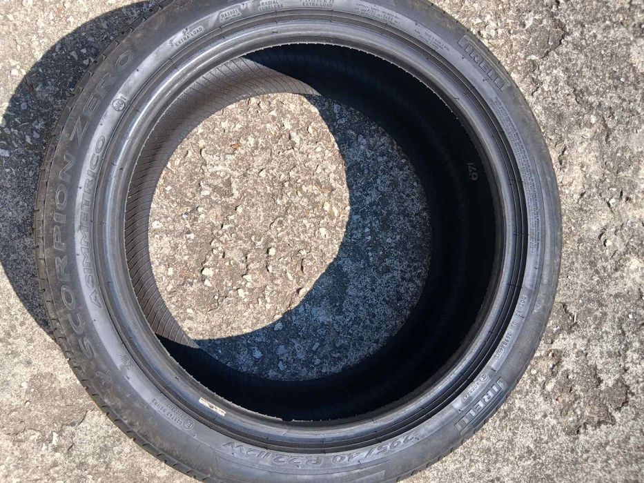 295/40/22  Pirelli scorpion zero летни