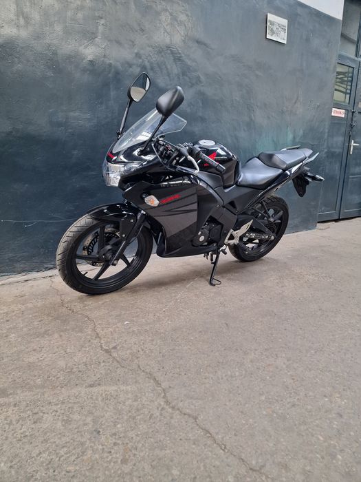 Honda CBR 125 R 2016 7600km