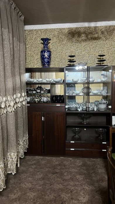 Продам классическую мебельную стенку