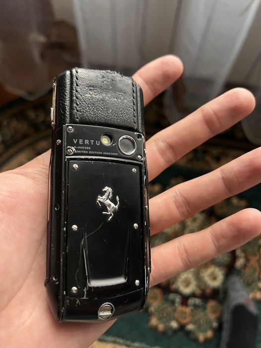 Продам телефон Vertu