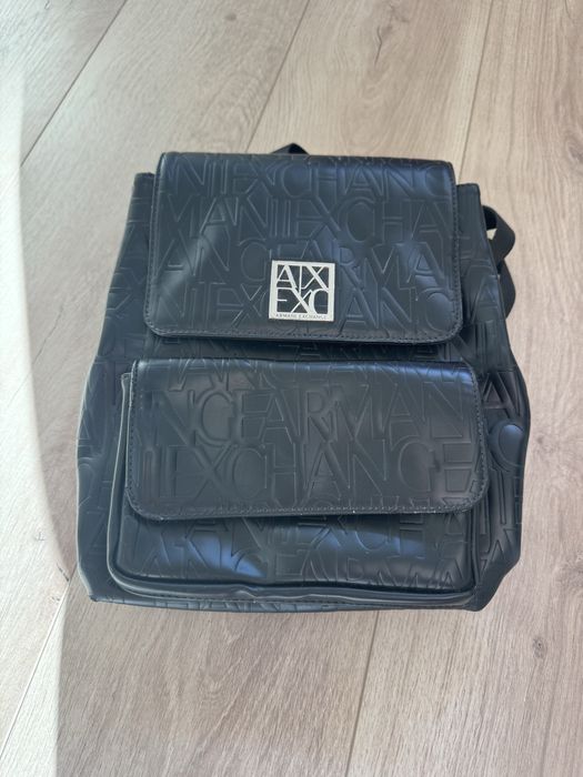 Armani exchange раница.