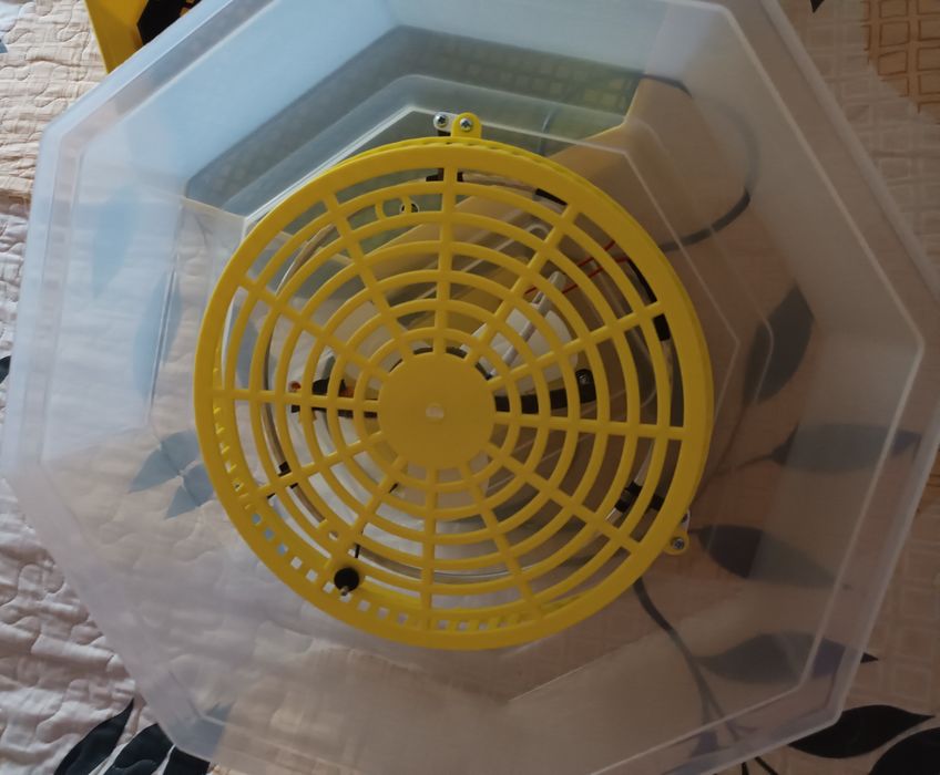 Incubator cu termometru