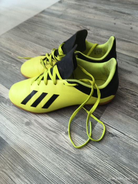 Маратонки  Adidas номер 38,5