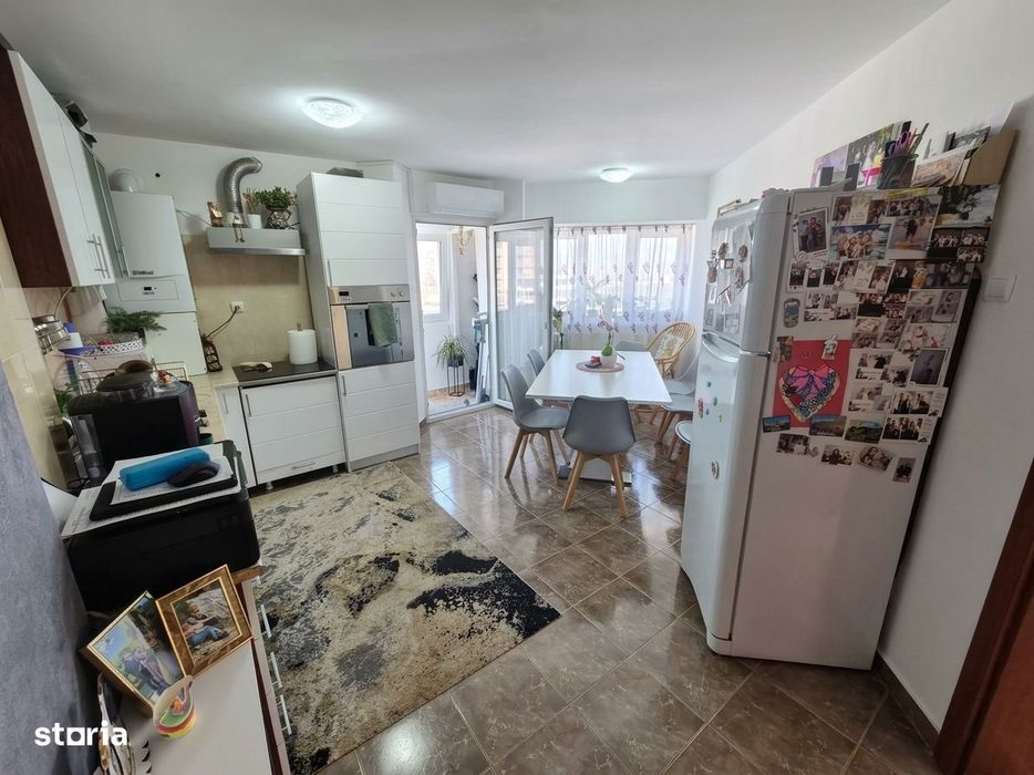 Apartament 2 camere, decomandat, Cetate, et.3