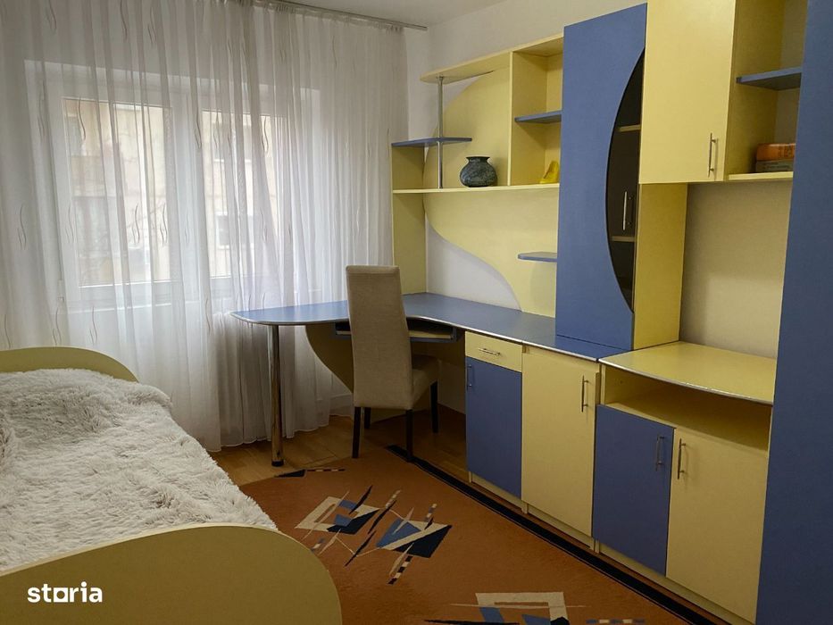 Apartament 3 camere ,str Moldovei