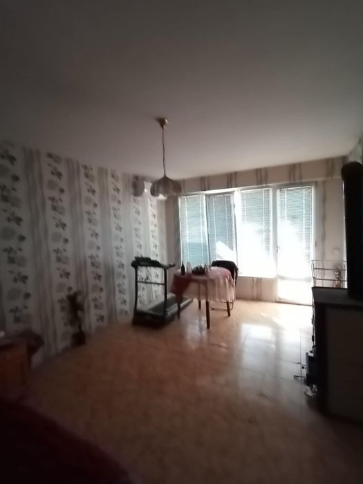 Продава се Тристаен апартамент в Попово - 80 кв.м за 988 €/кв.м - Снимка #1