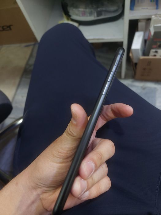 Iphone 7 +  550.000 som dostavka bor