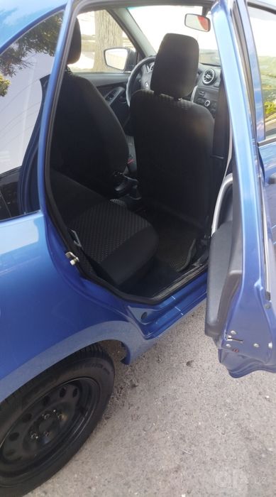 Lada Granta avto sotiladi