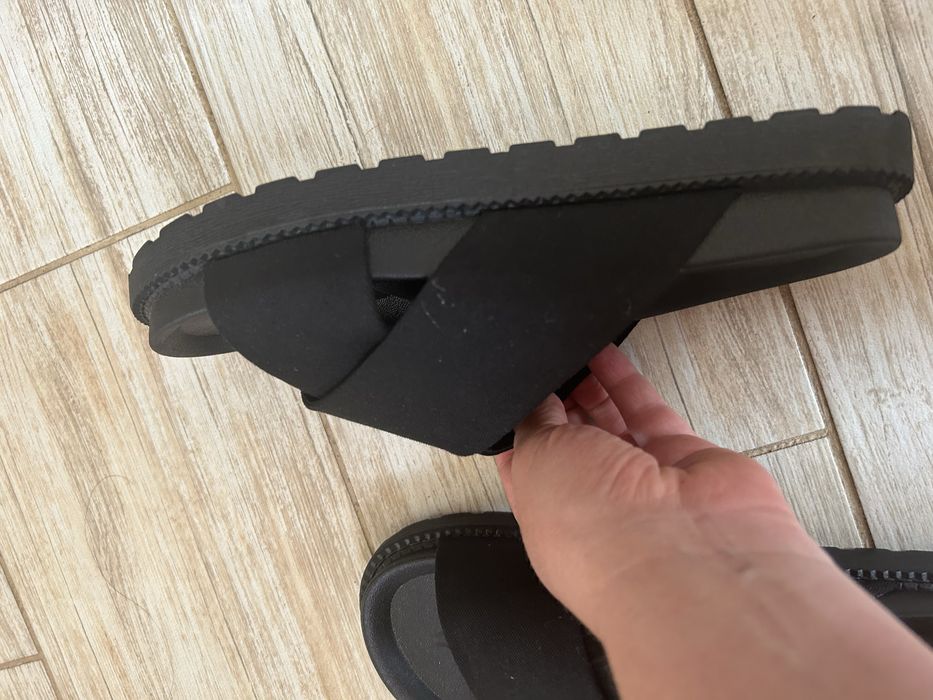 Дамски черни чехли