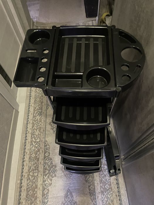 Pomoshnitsa (Yordamchi stol)