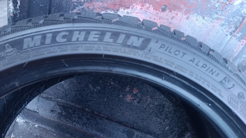 235/40/18 Michelin