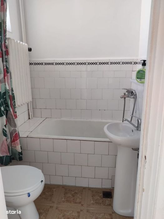Apartament 3 camere, balcon, Rogerius