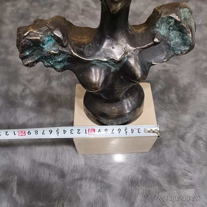 Vînd statueta bronz ion Irimescu