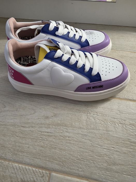 Кецове Love Moschino