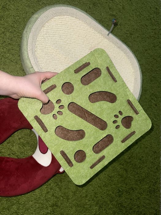 Когтеточки и игрушки коту