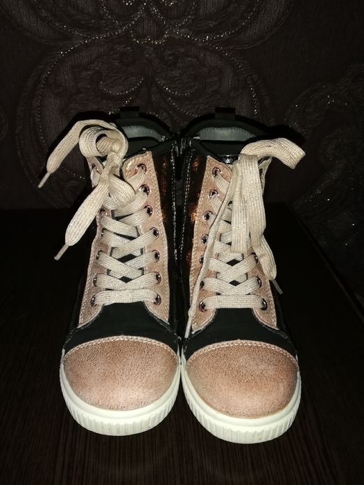 Продам ботинки демисезонные