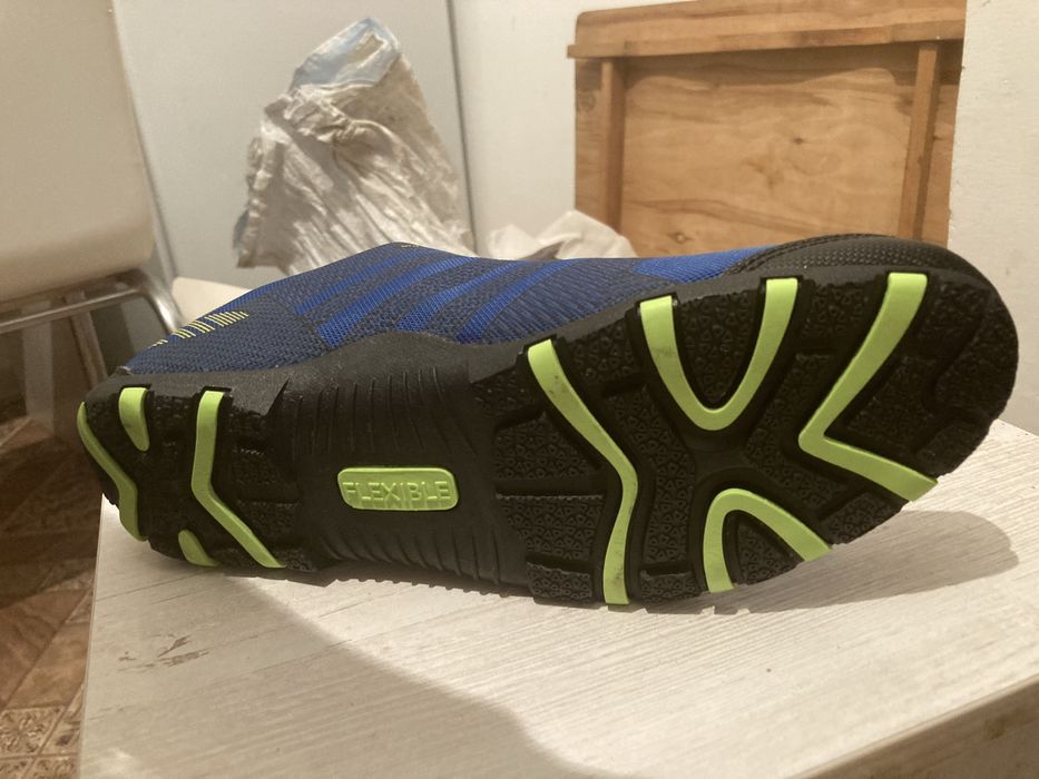 Летний кроссовка