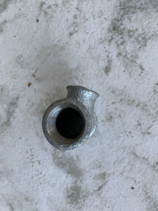 Поцинкован тройник редуциран 3/4-1/2-3/4