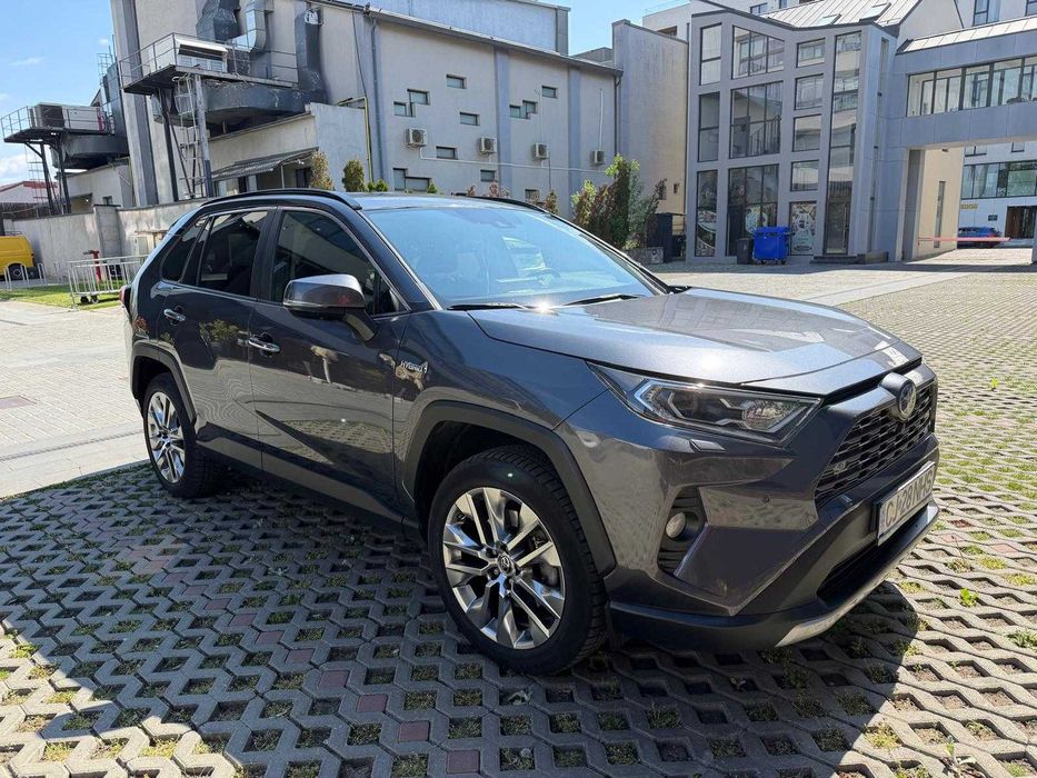 Toyota RAV4 Hybrid Luxury Plus, Full option, Carlig, 2 seturi jante aliaj cu cauciucuri, Martie 2022
