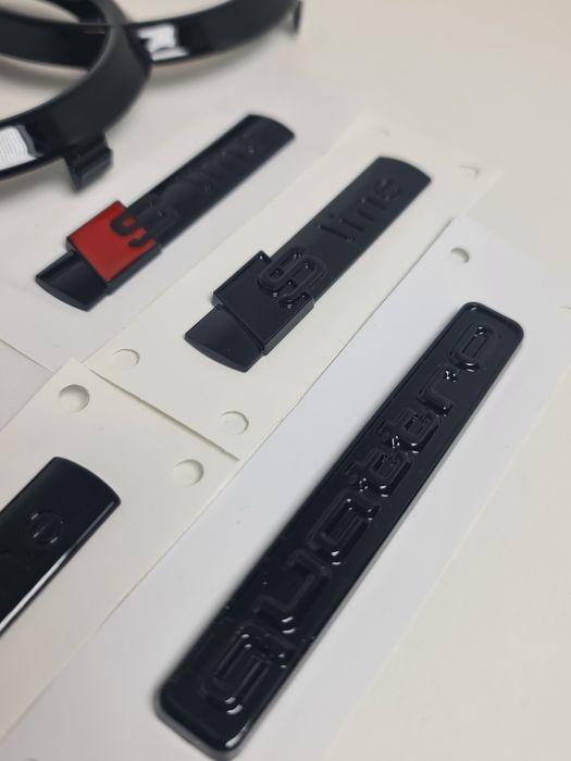 Emblema-Logo-Sigla-Cercuri-Inele-Audi-Negre-Black-Sline-Quattro-A4-5-6