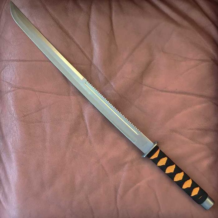 Стари качествени ножове ловни