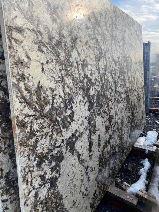 monumente din granit, marmura , travertin