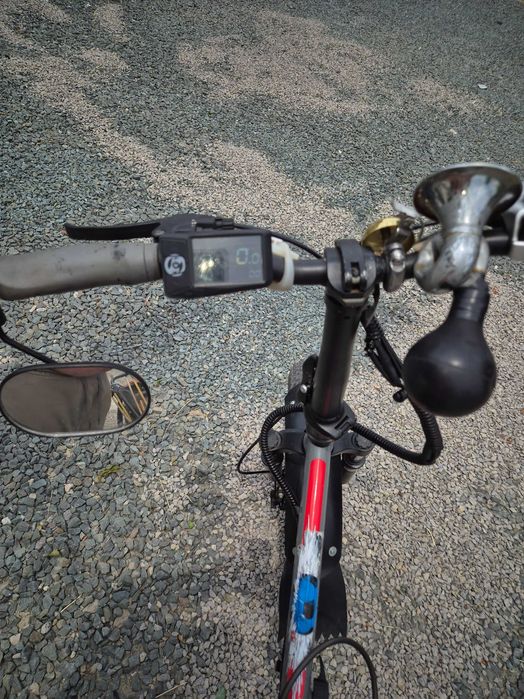 Vând bicicletă electrică în stae bună rea buna
