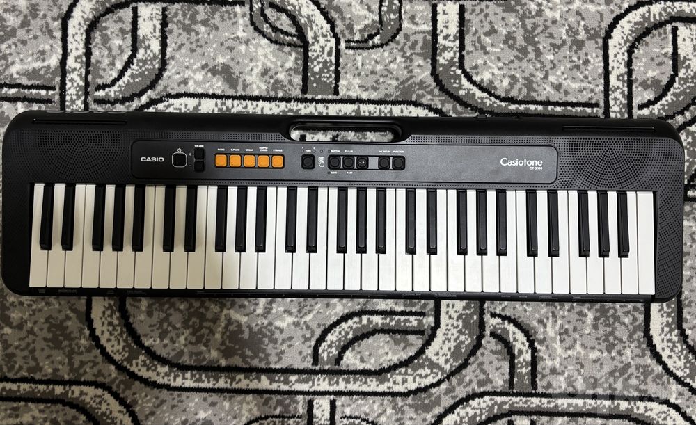 Продам синтезатор Casio Casiotone CT-S100 практически новый!