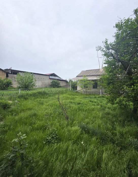 Продаётся земельный участок с домом 14,5 соток.