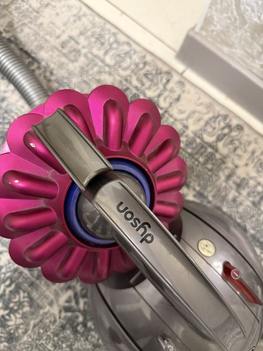 Пылесос дайсон в хорошем состоянии