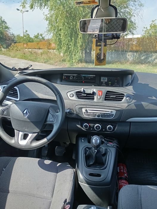 RENAULT Scenic