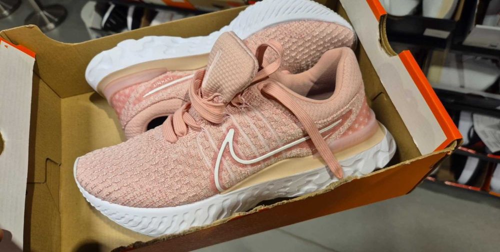 Маратонки Nike 38номер