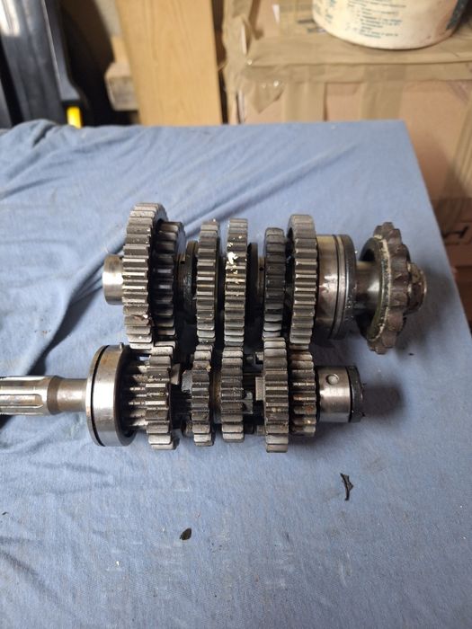 Продавам части за Suzuki GSXR -600/750 Srad/K1 --- Yamaha FZR - 600