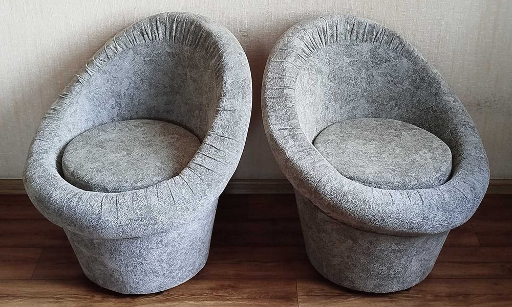 Пуфик со спинкой б/у. (2 шт.)