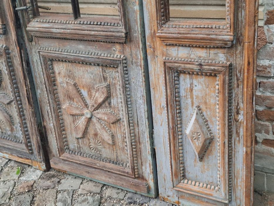 Uși vechi, artă populară, meserii vechi,  lemn masiv