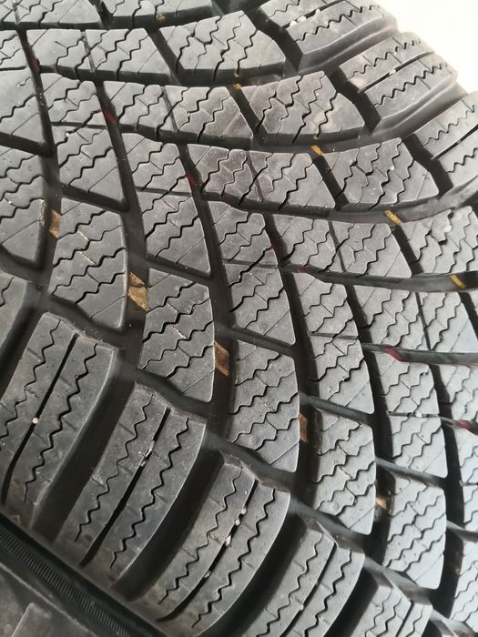 205 50 17 цола гуми като нови Bridgestone dot 23