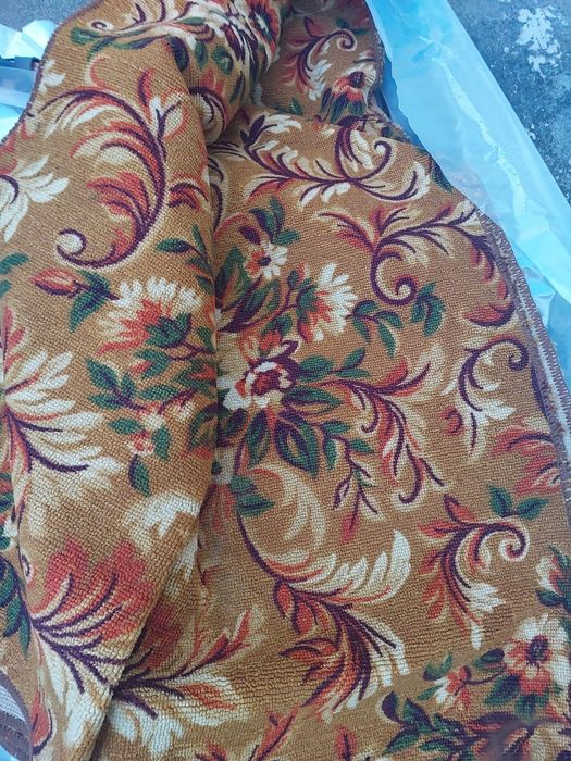 Продам ковры б/у и паласы.