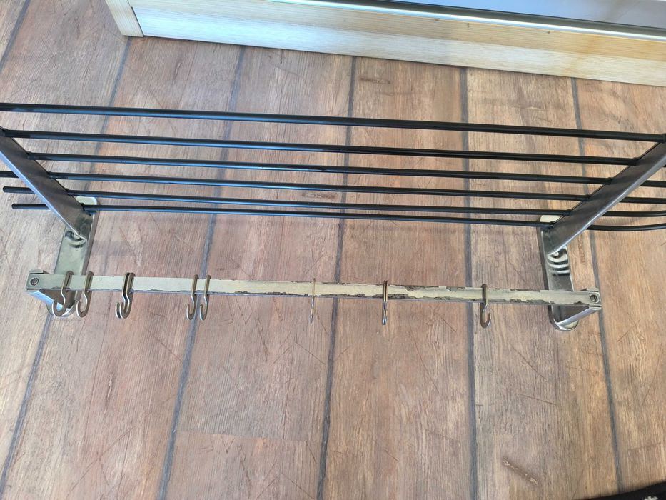 Закачалкa за стена