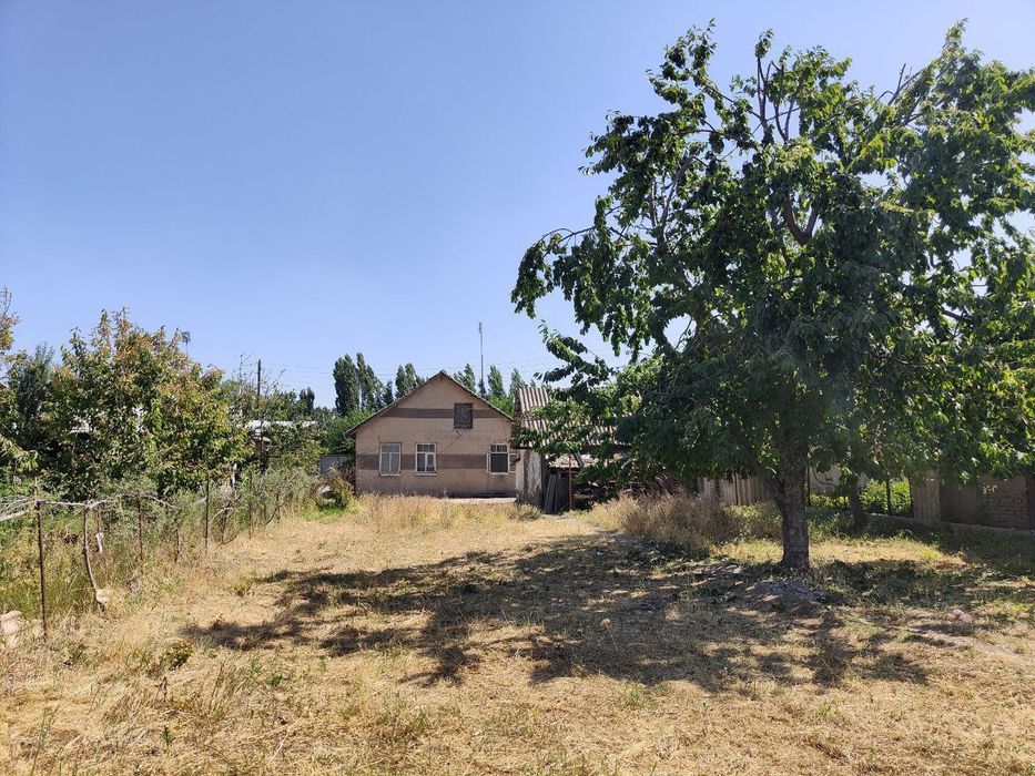 Hovli uy sotiladi 8sotu