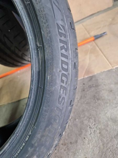 2 Bridgestone R18 245/40/ 
летни гуми DOT1618