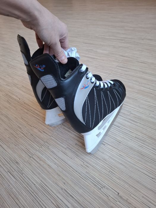 Коньки детские черные