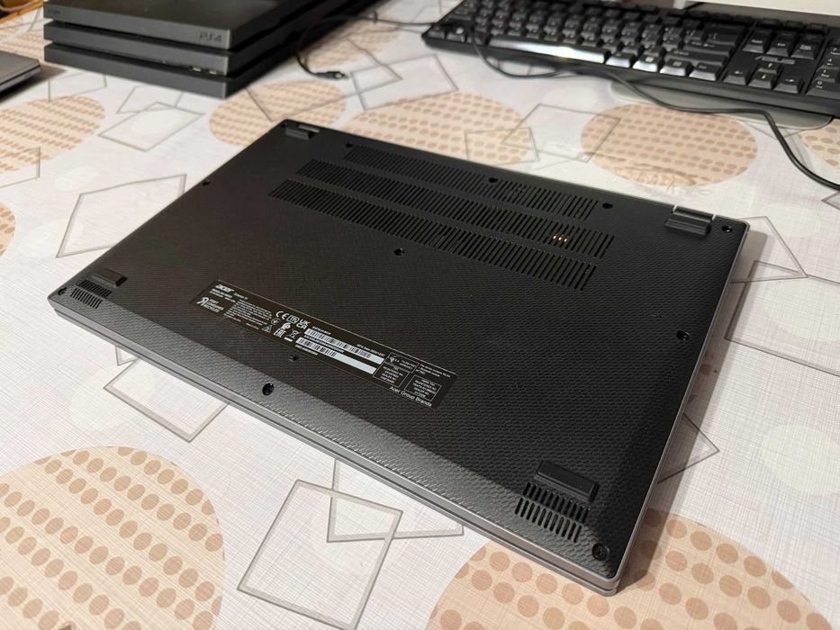 Laptop Acer Extensa 15 EX215-24 r AMD Ryzen 3 7320U, 15.6'', Full HD, IPS, 8GB LPDDR5 RAM, 512GB SSD Windows 11