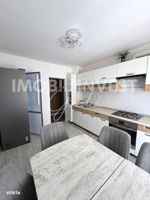 Apartament complet renovat, 3 camere, 2 locuri de parcare | Cetate