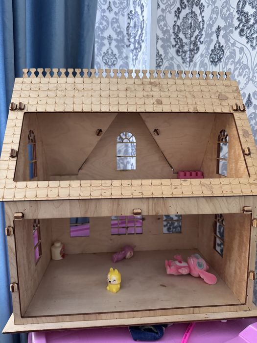 Домик деревянный