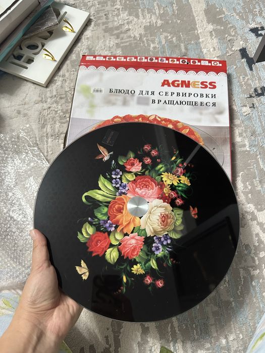 Вращающееся тортница