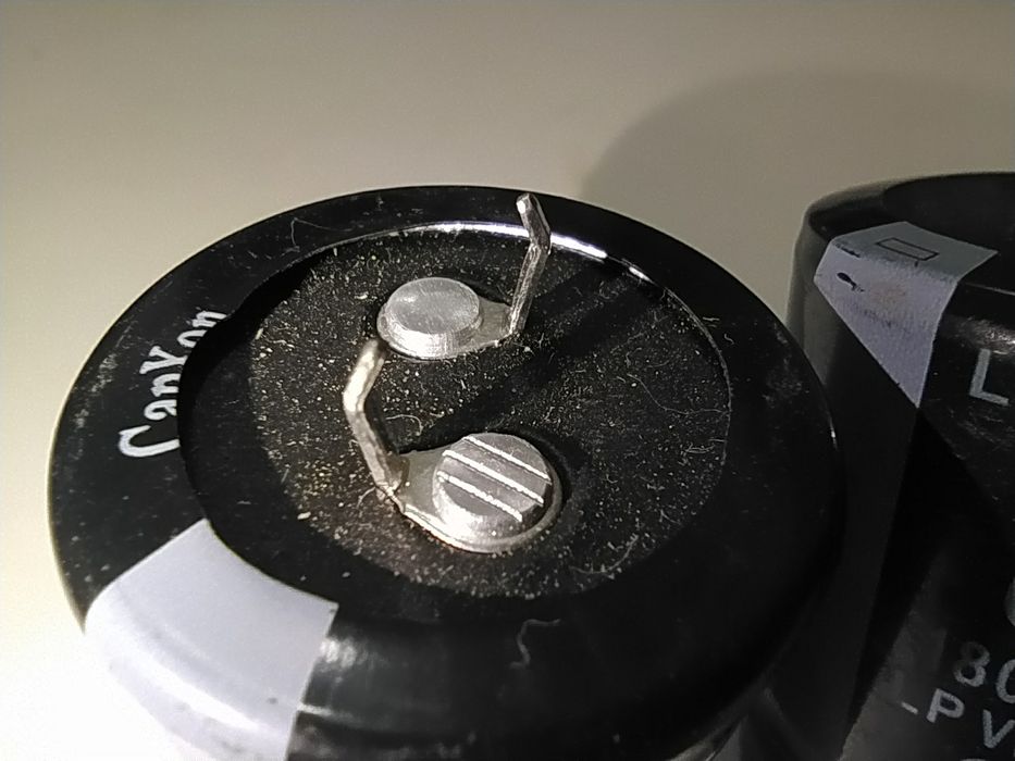 Конденсаторы 400в 180мкф новые