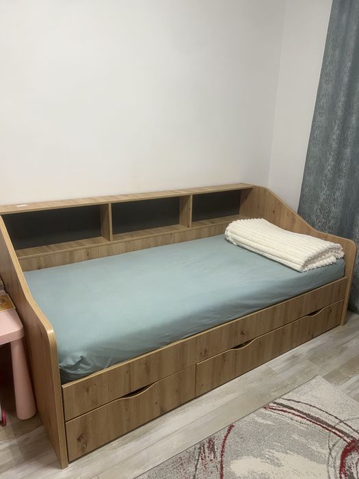 Pat extensibil si dulap